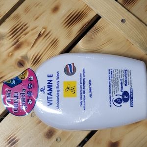 Vitamin E Moisturizing Body Wash
